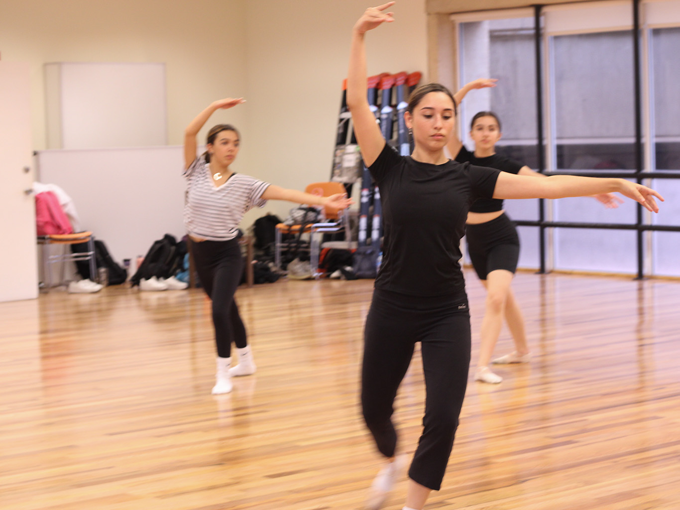 Desarrollan jóvenes competencias en la danza - Agencia Informativa UDEM