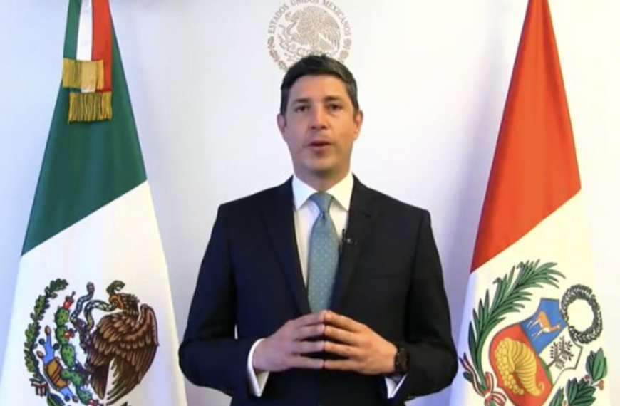 Embajador reporta a 450 mexicanos varados en Perú