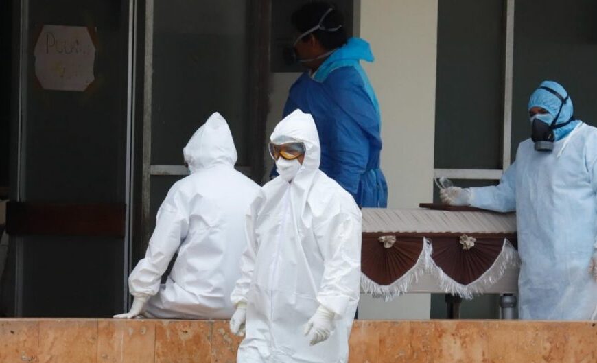 Muertes en México caen un 24% tras término de pandemia