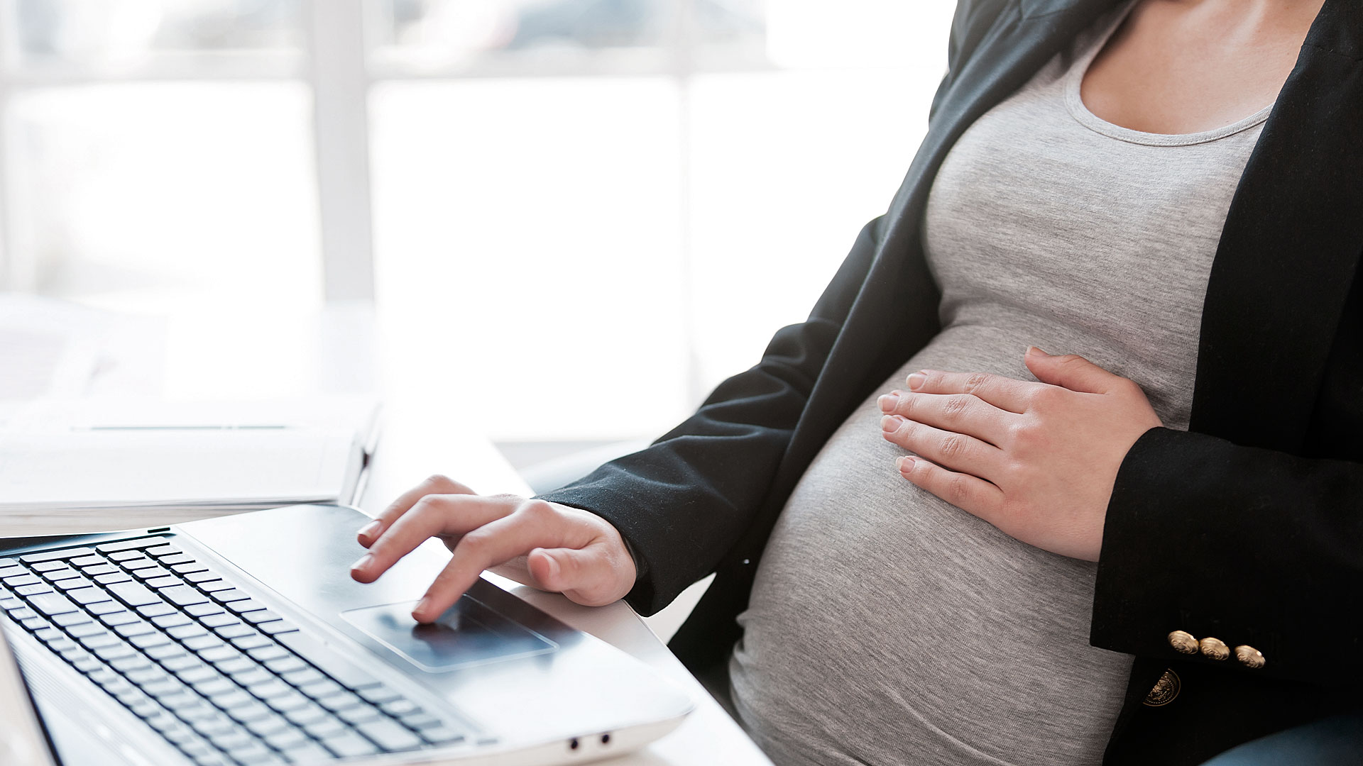 Diputados aprueban Ley que penaliza discriminación por embarazo