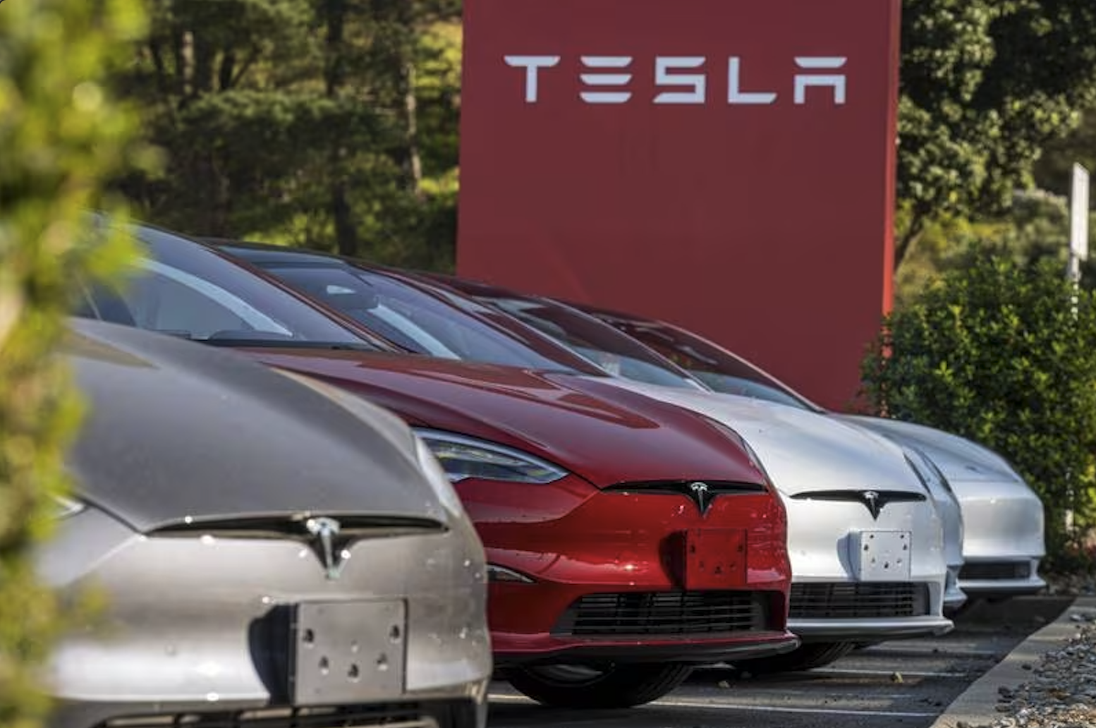 NL dará a Tesla incentivos por 2627 millones de pesos