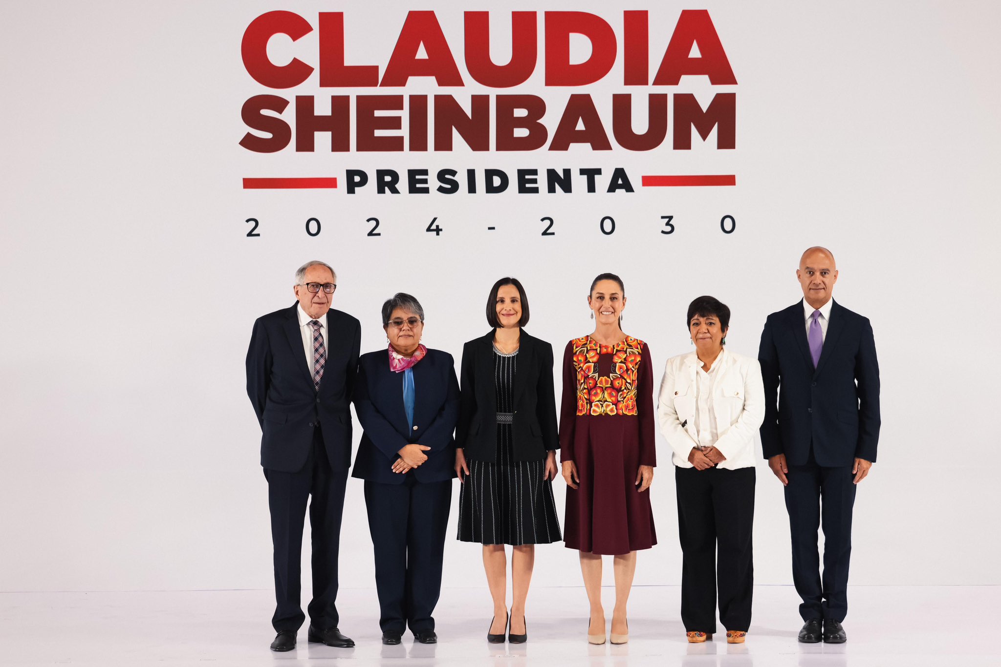 Sheinbaum refuerza su gabinete con cinco nuevos miembros