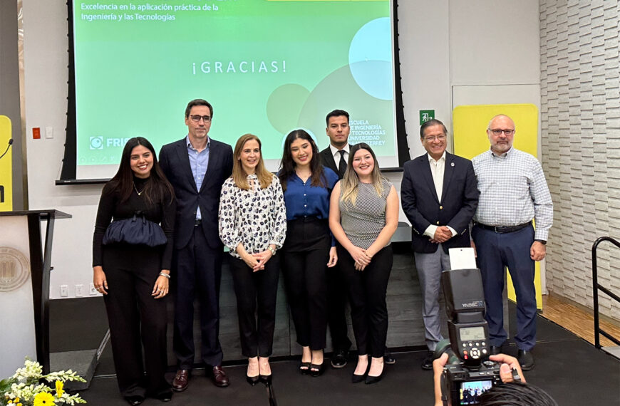 Ingenieros de la UDEM ganan Premio FRISA por hacer piezas más perfectas para la industria