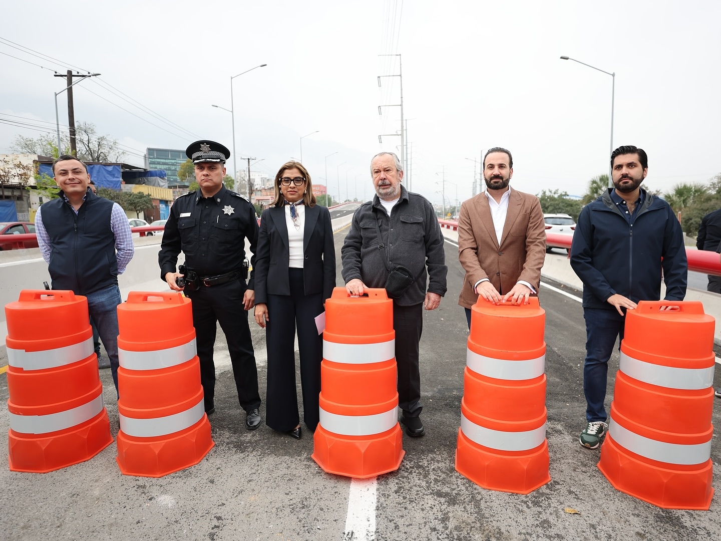 Mauricio Fernandez inaugura puente Jimenez