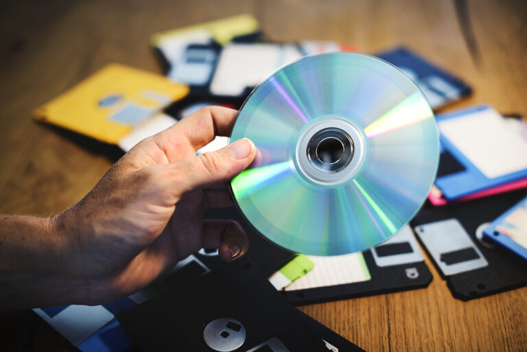 Adiós al CD, DVD y Blu-Ray; avance de plataformas digitales los sacan del mercado