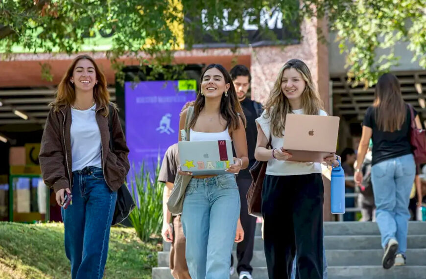 Alumnos regresan a la UDEM con ganas de aprender, hacer amigos y vivir nuevas experiencias