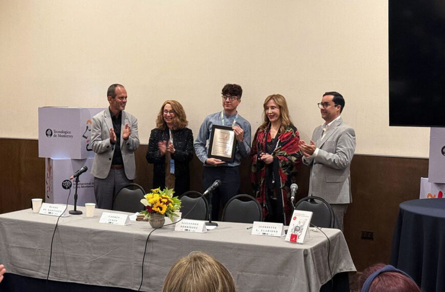 Luis Fernando Martínez, poeta tapatío, gana el Premio de Poesía Joven Vaso Roto 2026
